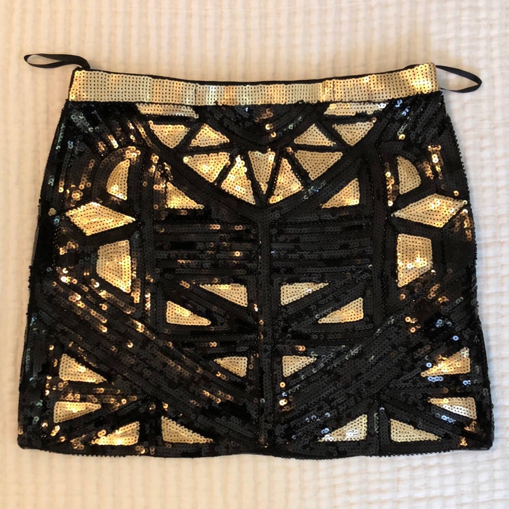 Sequin mini skirt geometric black & gold